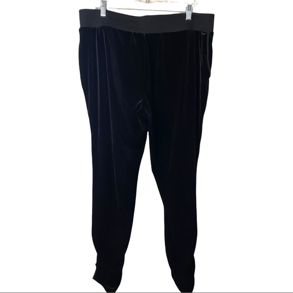 Juicy Couture Ruched Velvet Jogger Pants (XL) - Picture 4 of 10